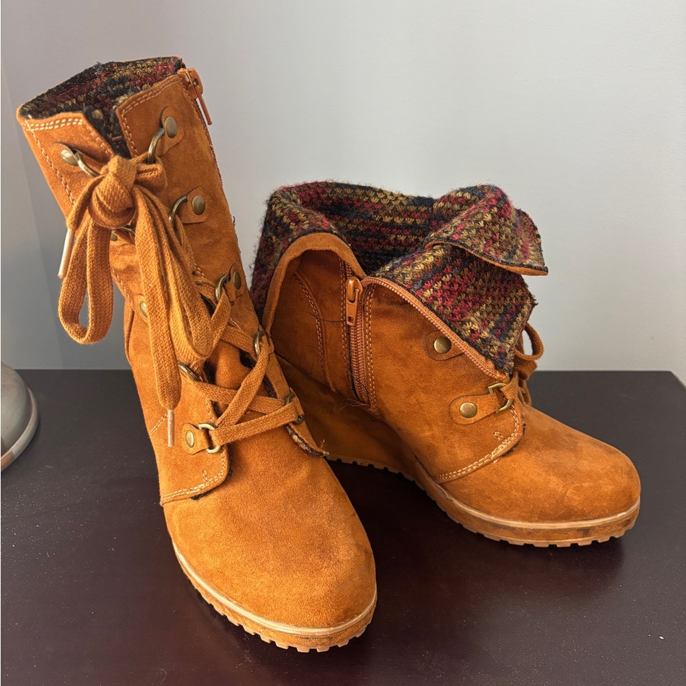 Justfab 7.5 wedge bootie